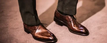 بهترین روش گشاد کردن کفش مردانه چیست؟