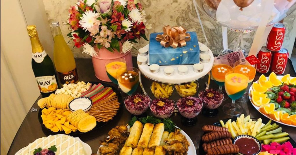 خوراکی میز تولد