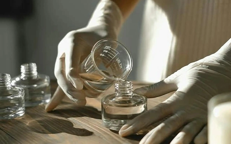 چرا عطرهای نیش نایاب اند؟